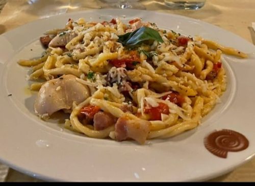 <p>Passatelli calamari, ceci e formaggio di fossa</p>