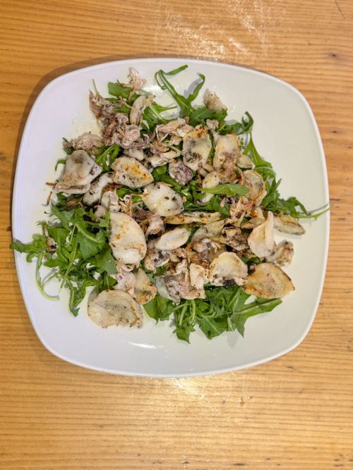 <p>Calamaretti nostrani sul testo</p>