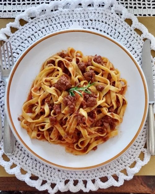 <p>Tagliatelle al ragù</p>