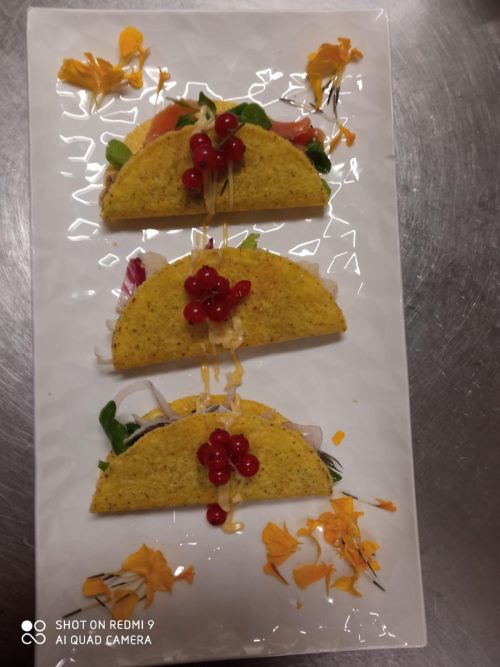 <p>Tacos di pescato</p>